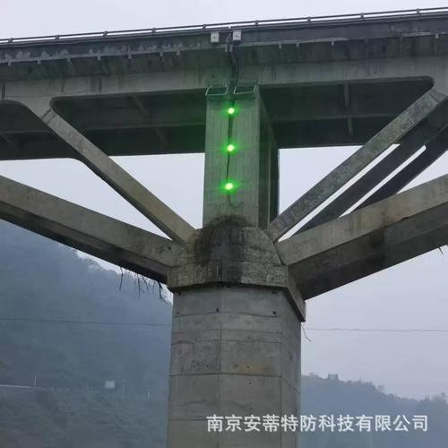 led桥涵桥柱灯大桥防撞灯太阳能供电 监控河道标牌限高航标灯